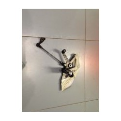 ESTRIBO DELANTERO IZQUIERDO HONDA CBR600