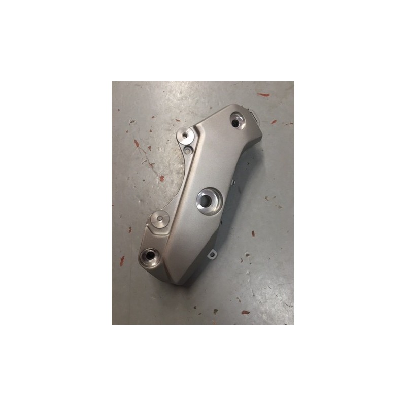 SOPORTE ESTRIBO DERECHO HONDA CB 600