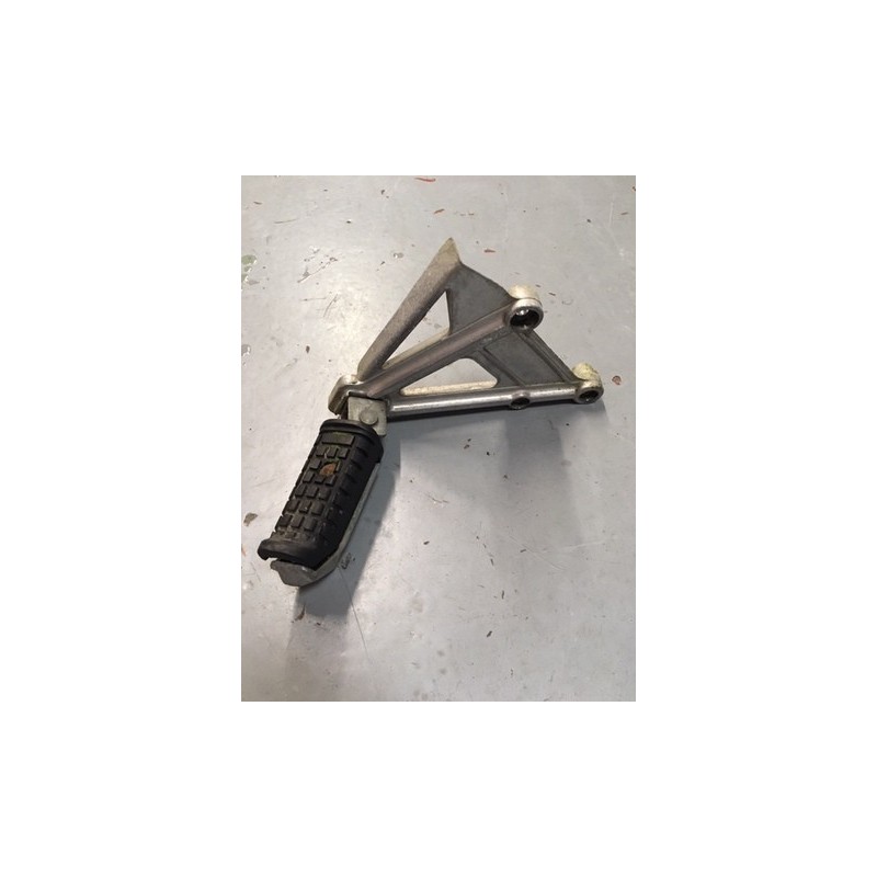 ESTRIBERA DERECHA GILERA KZ 125