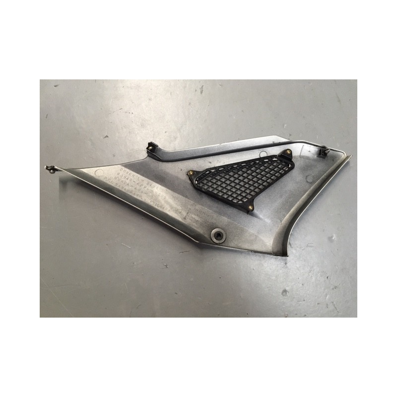 Tapa lateral izquierda de Honda CBF 250 de segunda mano