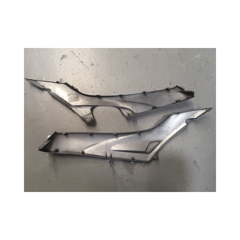 Tapas inferiores laterales de Honda Vision 110 2017 de segunda mano