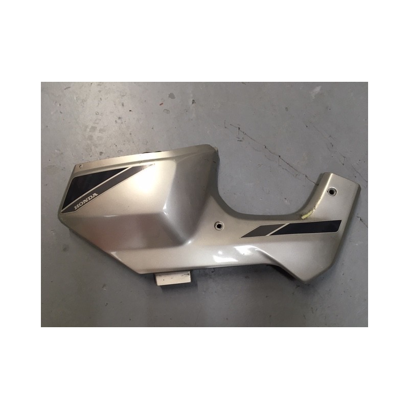 Carenado lateral derecho de Honda Wallaroo 50 de segunda mano