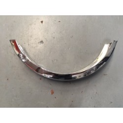 Guardabarros cromado de moto clásica