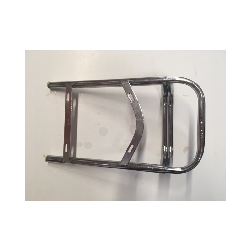 Porta bultos cromado de moto clásica