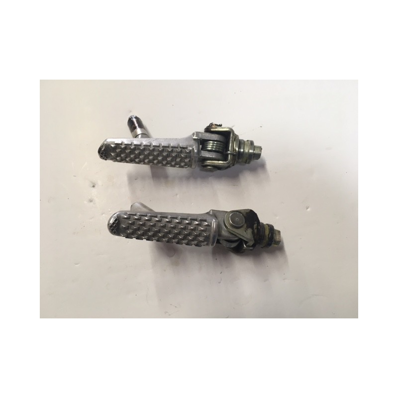 Estriberas de Honda CB 125 R de segunda mano, en perfecto estado