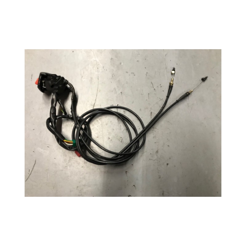 Cables de acelerador + piña de Kymco Xciting 500 2007-2013 de segunda mano